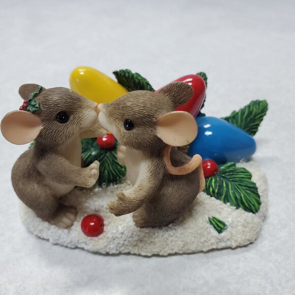 Charming Tails Figurine Collectible Kiss-Mas Lights - Picture 9 of 12